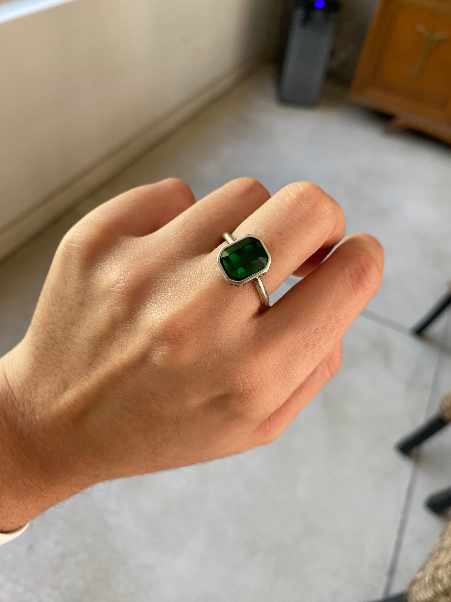 Anillo de piedra verde