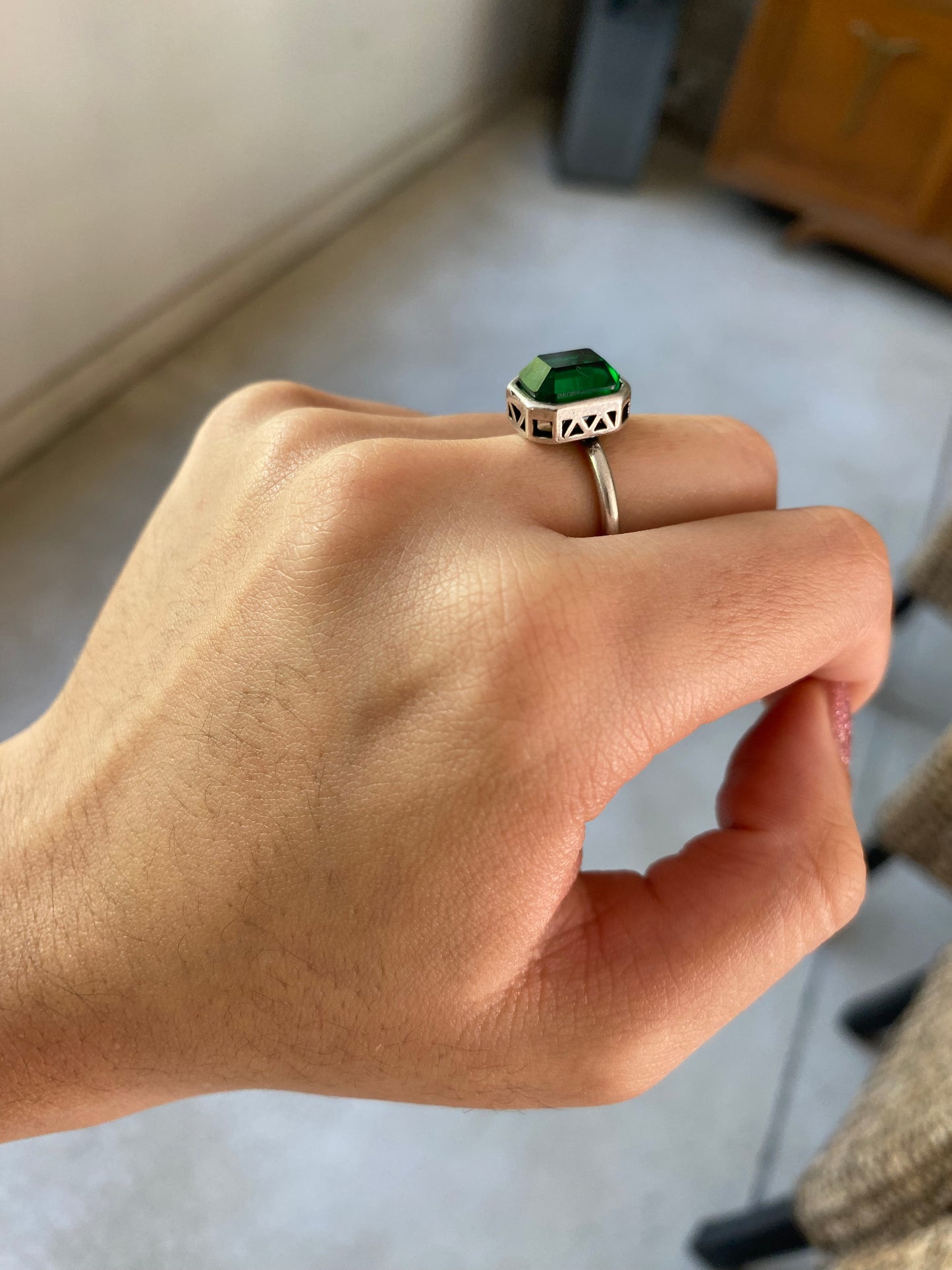 Anillo de piedra verde