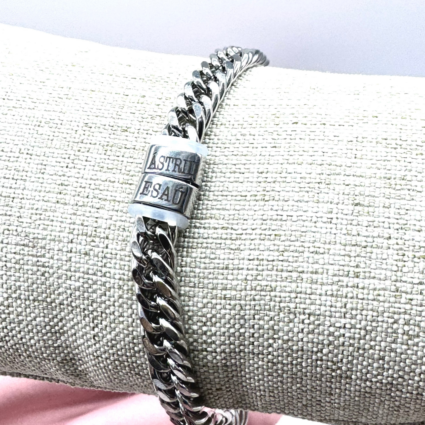 PULSERA CON AROS PERSONALIZADOS