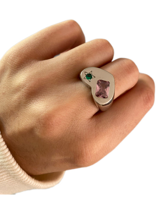 Anillo de corazón con circonias