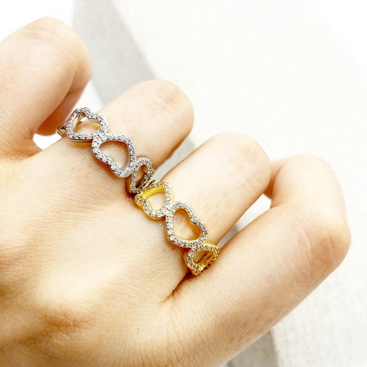 Anillo de corazones con zirconias