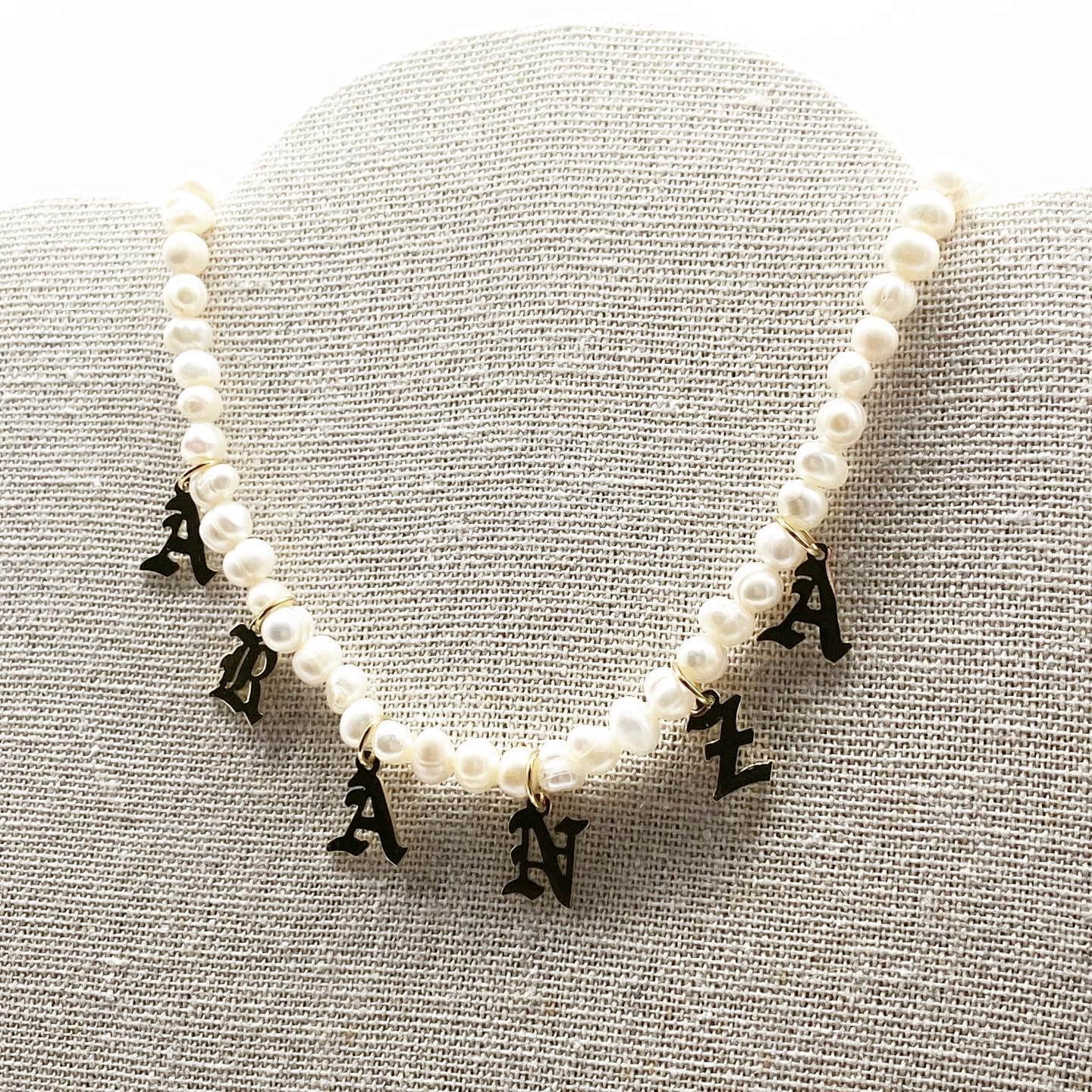 COLLAR DE PERLAS PERSONALIZADO CON NOMBRE