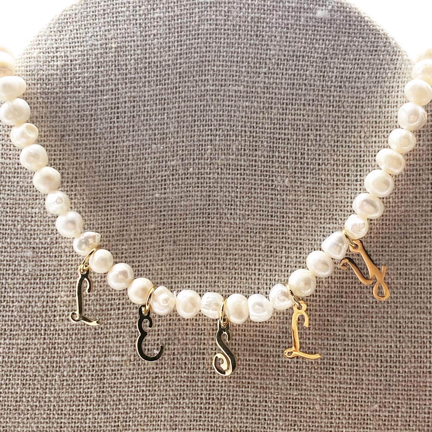 COLLAR DE PERLAS PERSONALIZADO CON NOMBRE