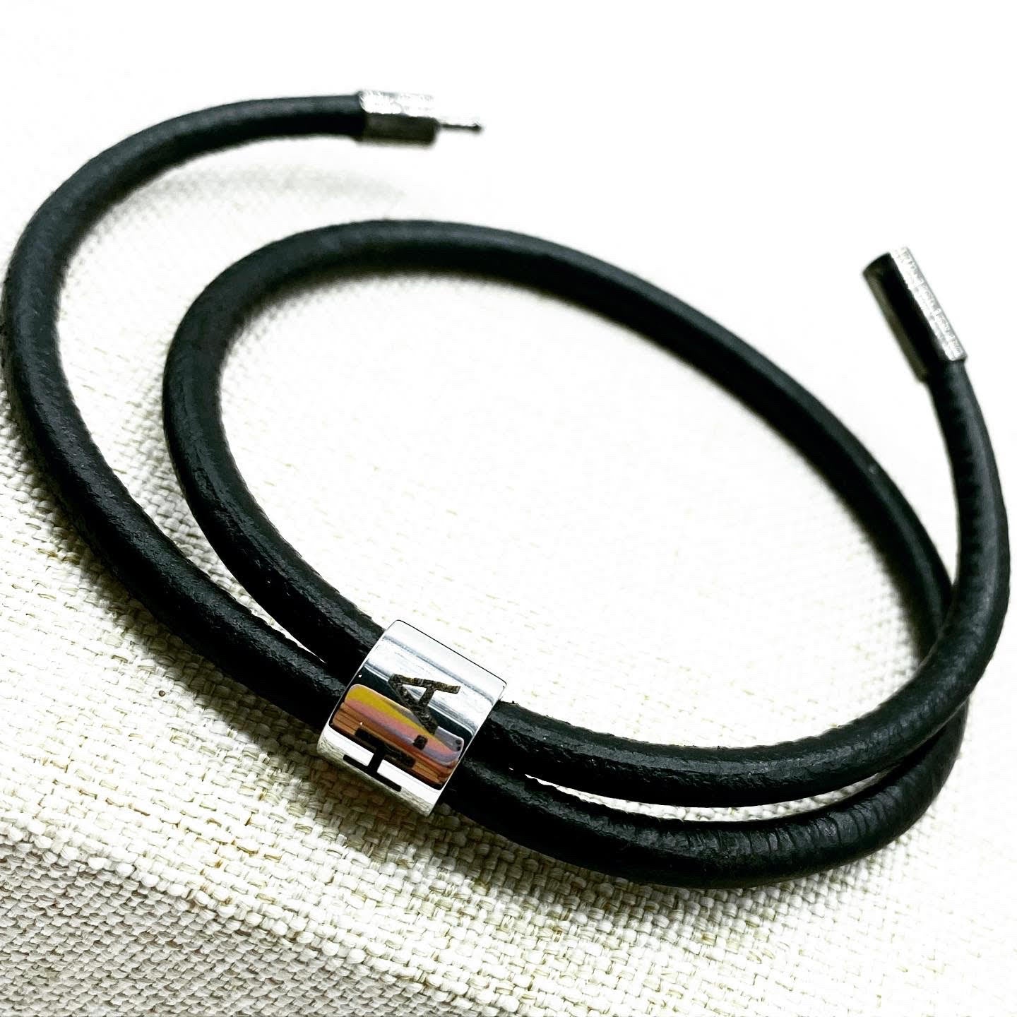 PULSERA DE PIEL PERSONALIZADA