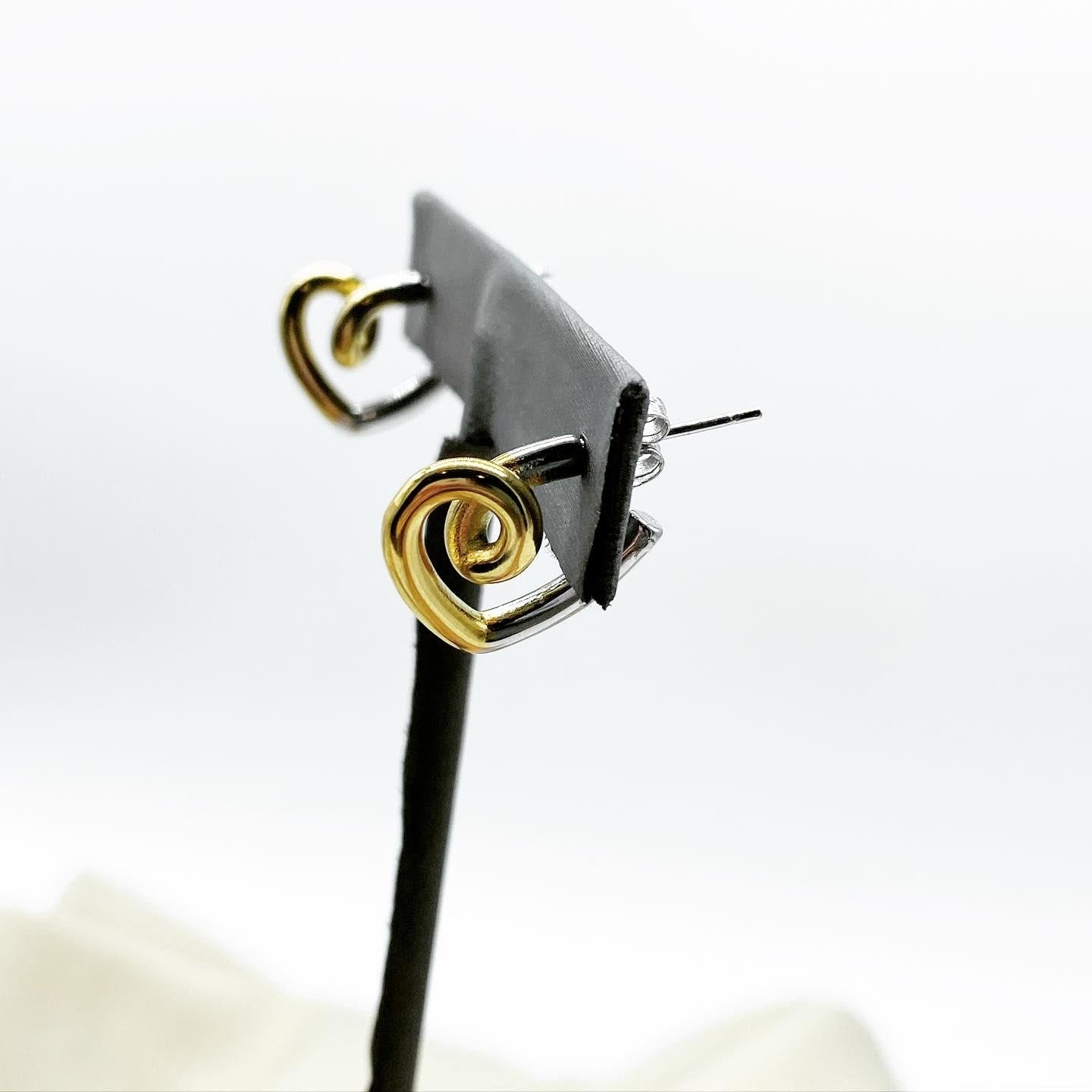 Aretes de corazón abstracto