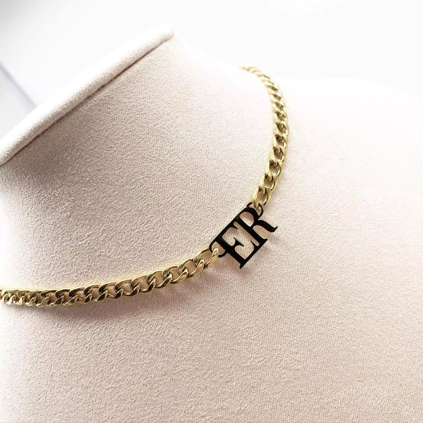 Collar Alexa (Dior inspo)