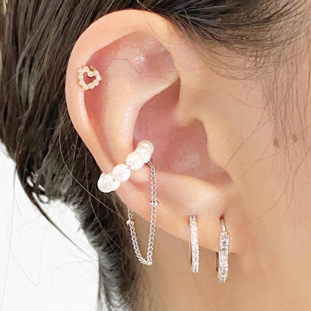 Pearl & chain earcuff