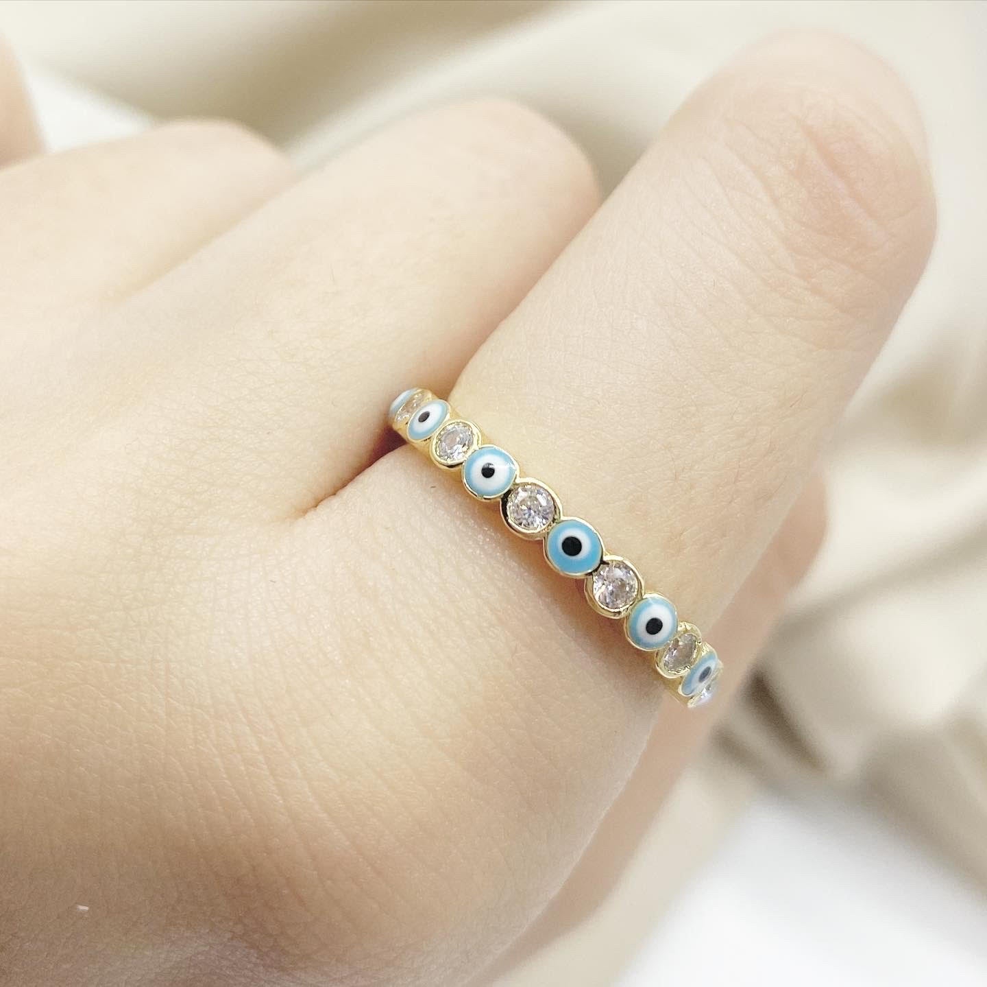 Anillo de Ojos Protectores